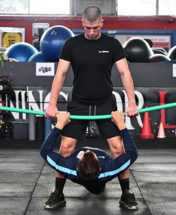 Osobni trener Matija Poljanec tijekom treninga s klijentom